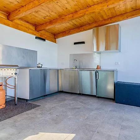 Βίλα Family-villa Captains House, Schoener Grosser Pool Und Riesiger Garten Fažana