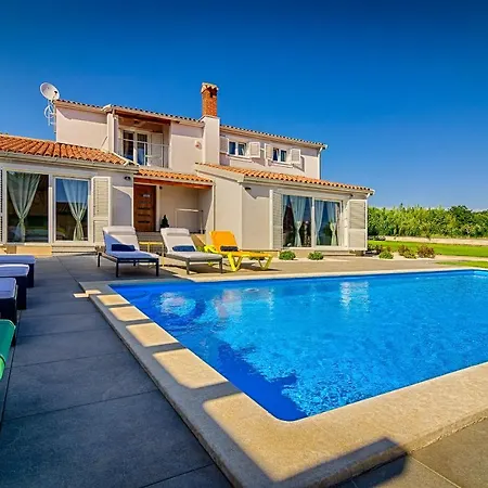 Family-villa Captains House, Schoener Grosser Pool Und Riesiger Garten וילה פאז'אנה