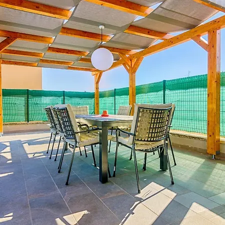 Family-villa Captains House, Schoener Grosser Pool Und Riesiger Garten וילה פאז'אנה
